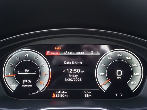 Used 2024 Audi Q5 2.0T Prestige w/ Prestige Package image 5