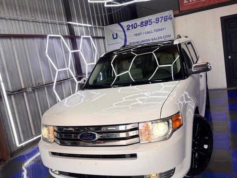 Used 2010 Ford Flex Limited AWD/4WD image 5