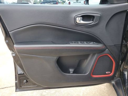 Used 2018 Jeep Compass Trailhawk w/ Navigation Group AWD/4WD image 29