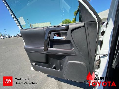 Certified 2024 Toyota 4Runner TRD Off-Road Premium w/ Moonroof Package AWD/4WD image 38