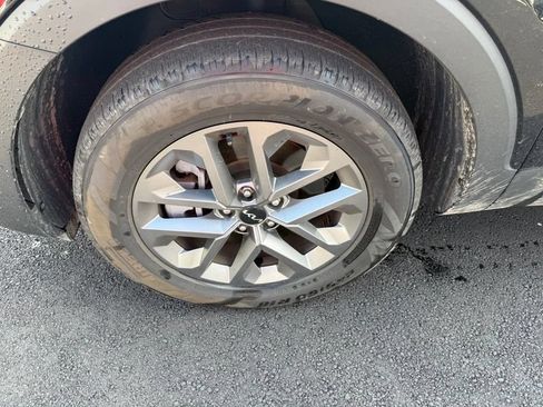 Certified 2024 Kia Telluride LX FWD image 15