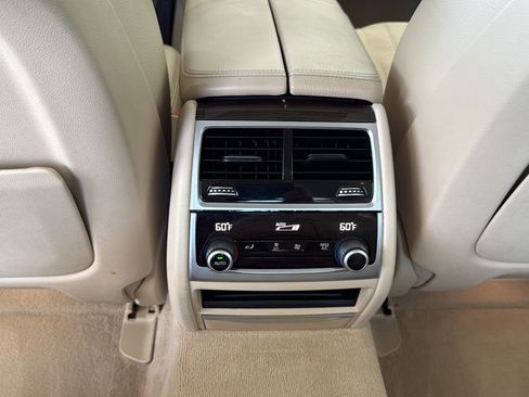Used 2019 BMW 740i RWD image 25