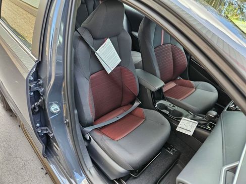 Certified 2025 Toyota Corolla SE w/ SE Premium Package FWD image 15