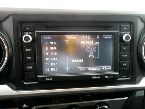 Used 2017 Toyota Tacoma SR5 image 22