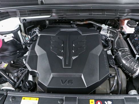 Used 2025 Kia Carnival FWD image 31
