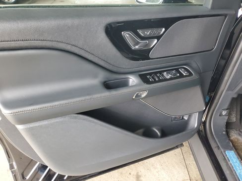 New 2026 Lincoln Aviator AWD image 8