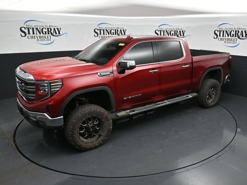 Used 2024 GMC Sierra 1500 SLT w/ SLT Premium Plus Package AWD/4WD image 11