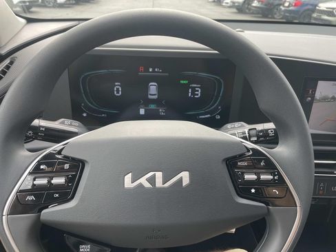 New 2026 Kia Niro LX FWD image 11