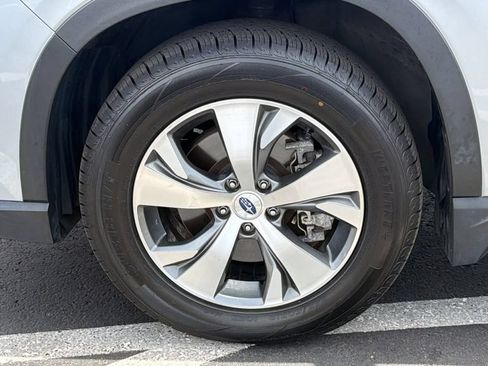 Used 2023 Subaru Ascent Premium w/ Convenience Package AWD/4WD image 9
