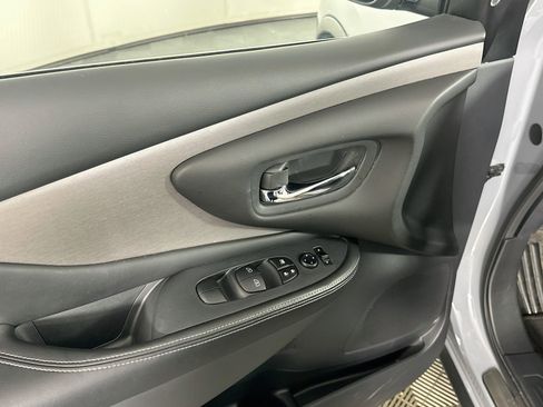 Used 2024 Nissan Murano SV w/ SV Midnight Edition Package FWD image 15