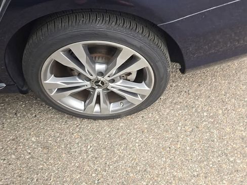 Used 2017 Mercedes-Benz C 300 Sedan image 7