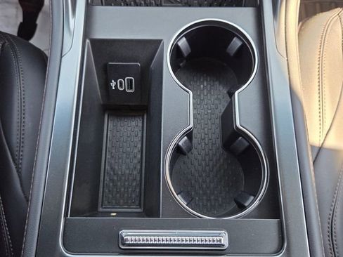 Used 2024 Lincoln Nautilus Premier w/ Equipment Group 102A image 18