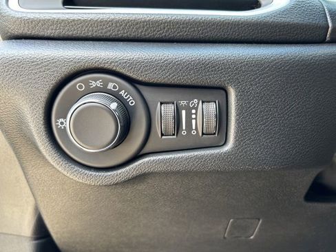 New 2027 Chrysler Pacifica Limited AWD/4WD image 23