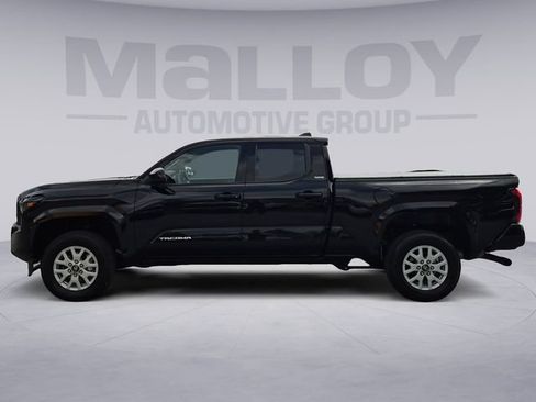 Used 2025 Toyota Tacoma SR5 AWD/4WD image 2