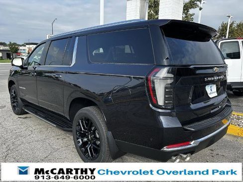 New 2025 Chevrolet Suburban Premier image 4