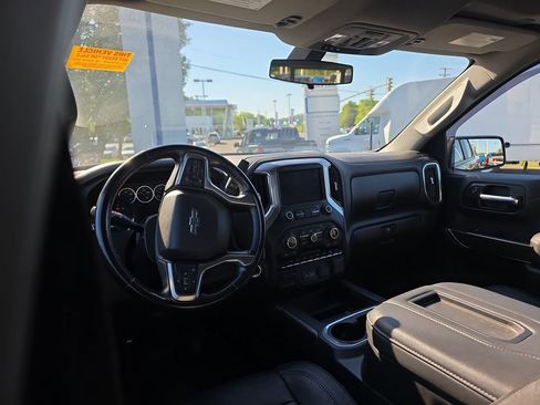 Used 2020 Chevrolet Silverado 1500 LT Trail Boss w/ Midnight Edition AWD/4WD image 19