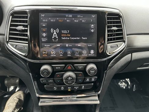 Used 2020 Jeep Grand Cherokee Laredo image 35