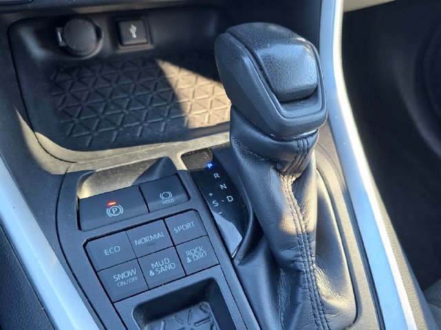 Used 2022 Toyota RAV4 XLE w/ Convenience Package AWD/4WD image 30