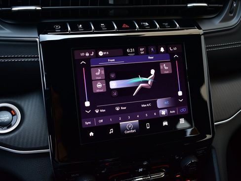 New 2025 Jeep Grand Cherokee L Altitude image 50