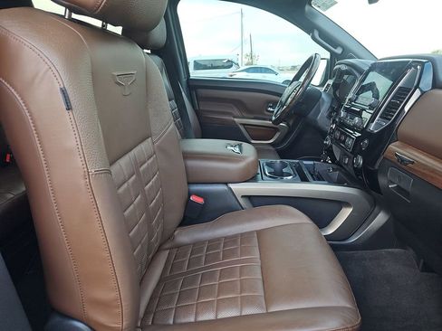Used 2021 Nissan Titan Platinum Reserve w/ Moonroof Package image 15
