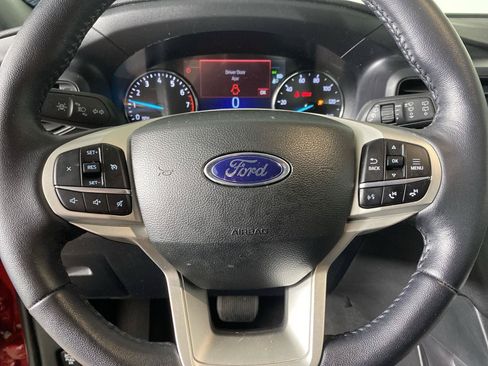 Used 2023 Ford Explorer XLT AWD/4WD image 20