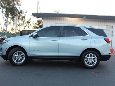 Used 2022 Chevrolet Equinox LT FWD image 2