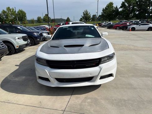 Used 2017 Dodge Charger SXT RWD image 7