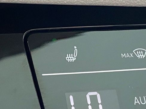 Certified 2025 Volkswagen Jetta SE image 15