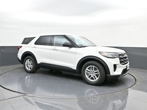 New 2026 Ford Explorer Active image 17