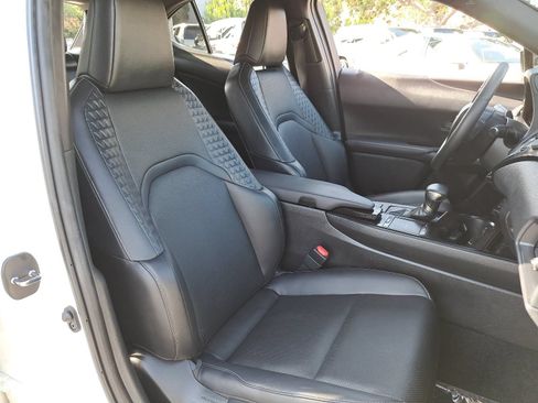 Used 2020 Lexus UX 200 w/ Premium Package FWD image 10