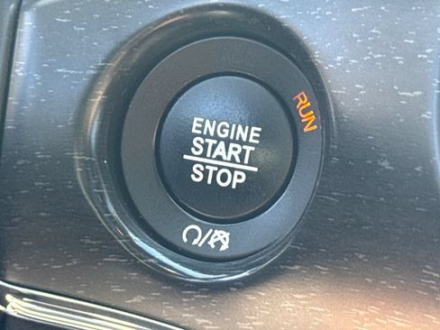Used 2018 Jeep Grand Cherokee Limited AWD/4WD image 38