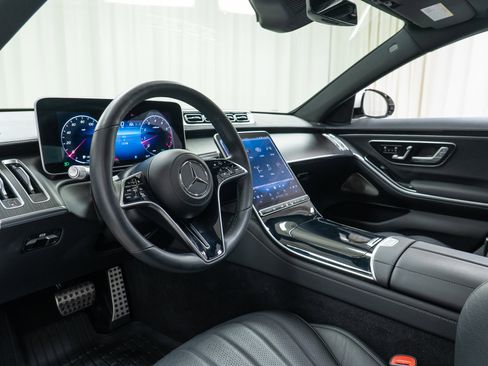 Certified 2022 Mercedes-Benz S 500 4MATIC w/ AMG Line Package image 12
