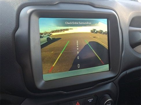 Used 2022 Jeep Renegade Trailhawk image 17