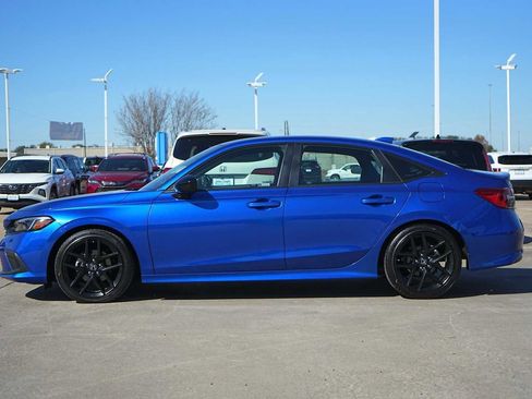 Used 2023 Honda Civic Sport image 3