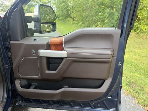 Used 2018 Ford F250 King Ranch w/ King Ranch Ultimate Package AWD/4WD image 31