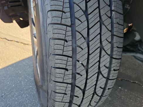 Used 2018 Toyota RAV4 XLE image 15