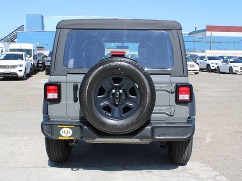 Used 2022 Jeep Wrangler Unlimited Sport AWD/4WD image 3