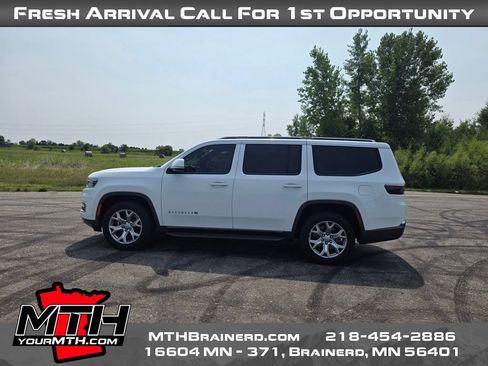 Used 2022 Jeep Wagoneer Series II AWD/4WD image 5