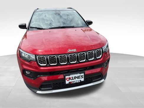 Used 2025 Jeep Compass Limited AWD/4WD image 4