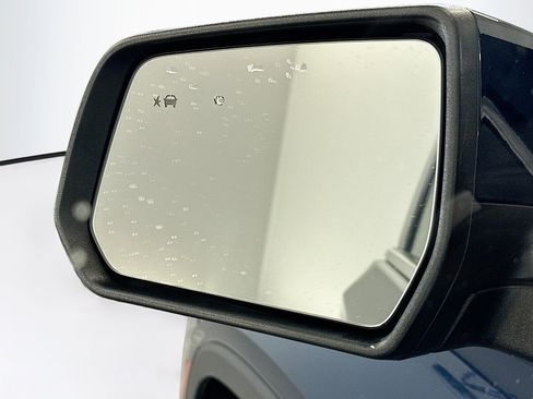 Used 2023 Chevrolet Traverse LT AWD/4WD image 16