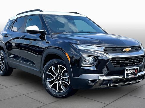 Used 2021 Chevrolet TrailBlazer ACTIV w/ Convenience Package FWD image 3