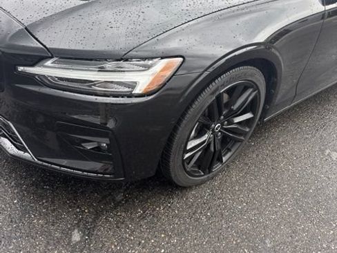 Used 2024 Volvo S60 B5 Plus AWD/4WD image 10