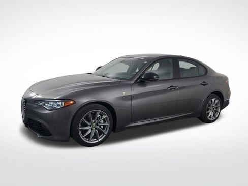 Used 2024 Alfa Romeo Giulia Ti w/ Active Assist Plus Package AWD/4WD image 7