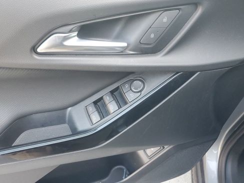 Used 2025 Chevrolet Equinox LT w/ Convenience Package II image 17