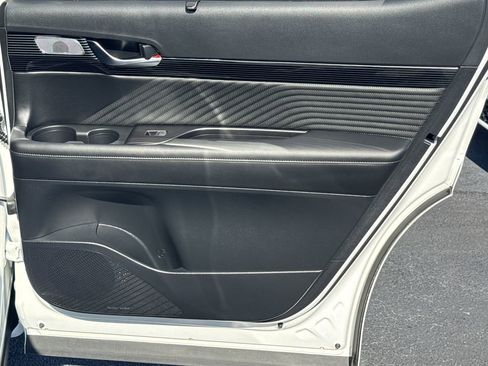 Used 2024 Hyundai Palisade Calligraphy image 16
