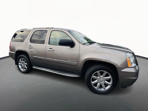 Used 2013 GMC Yukon Denali image 2