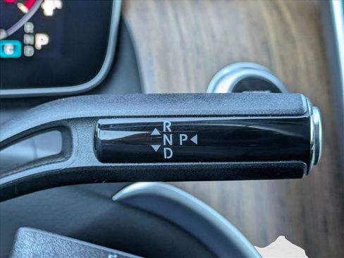 Used 2023 Mercedes-Benz GLC 300 4MATIC image 12