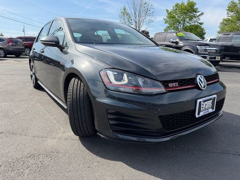 Used 2017 Volkswagen GTI SE FWD image 3