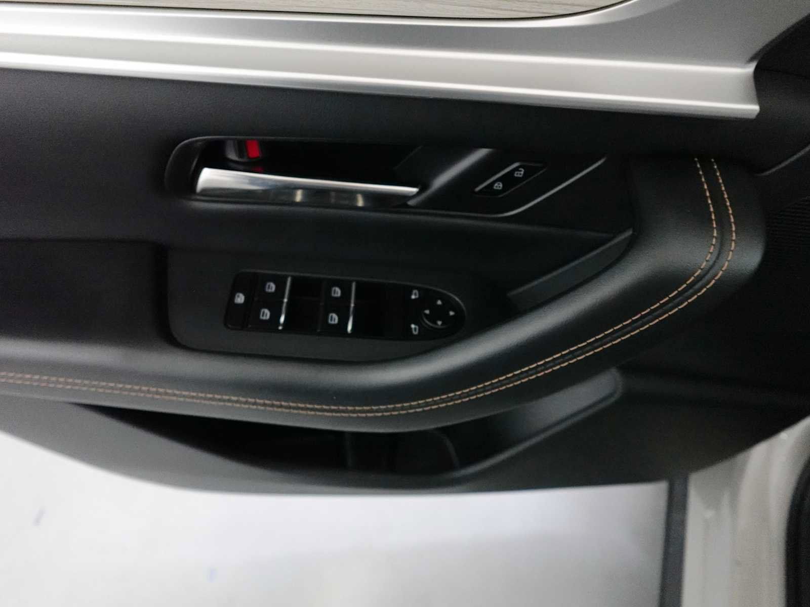 Used 2024 MAZDA CX-90 Plug-In Hybrid w/ Preferred AWD/4WD image 11