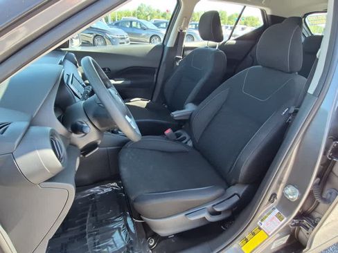 Used 2022 Nissan Kicks S FWD image 10